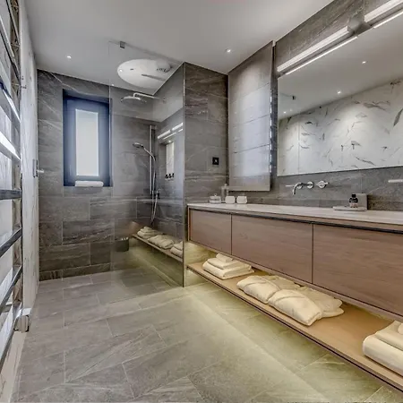 Luxurious Chalet With Pool * Зельден